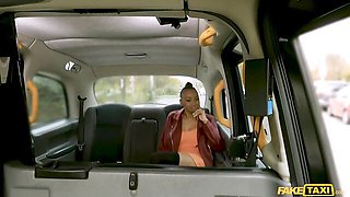 Innocent courtesan - french dirt - Fake Taxi