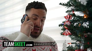 All peter wants for christmas is to perceive his girlfriend\u2019s vagina with no condom - teamskeet