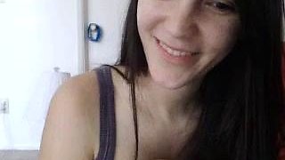 Hot amateur webcam teen masturbates for their fans