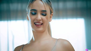 Anna Khara can't stop riding pecker