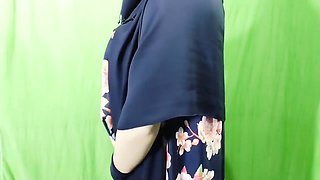 Indian Beautiful Village Housewife Having Sex In The Room - Clear Hindi Audio