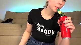 Deep throat with jucielussie and close-ups of her oiled butt doing squats