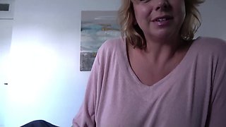 Curvy blonde cougar eagerly takes delicious cock in homemade romance