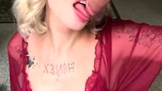 Blonde Molliganbitch Blowjob With Big Dildo