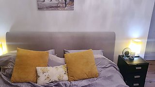 Amateur brunette ariana marie solo toying