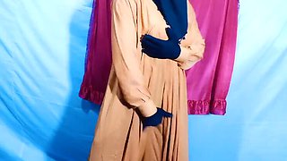 Indian Wife Makes Chinese Food Then Fucks Hard - Desi-queen1