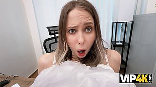 VIP 4K - office scene