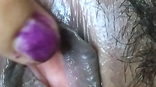 Sexy indian hot lady chut may ungli dal kar chut ka pani nikala