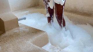 Play with Me in the Bath Tub