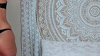 Big PAWG Ass Tease Twerk N Spread