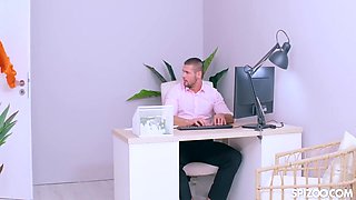 Slutty Secretary Seduces Her Hot Boss - Cindy Shine