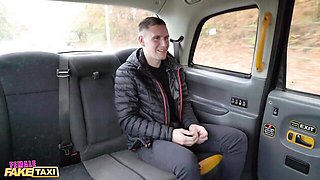 Sofia Lee taxi blowjob