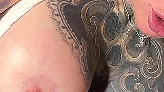 Amazing Threesome!! Double Penetration and Mega Cumshot!
