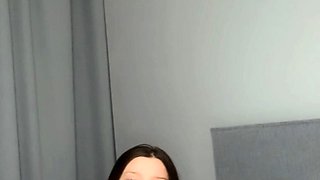 Webcam fun mature brunette with toys cum on cam