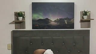 I masturbate the pussy in front of my husband inciting him to fuck.