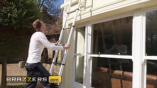 BRAZZERS - Sexy Homeowner Kayla Wild Trades Her Cash Tip For A Double Dicking From Window Washers