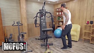 Amber Snow Gets Fucked After a Workout