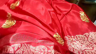 If my madani were wearing a red saree, she would come to me when I was alone and ask me to finger her.