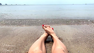 Feet Play on the Seaside