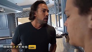 (Phoenix Marie) gets stuck in the dishwasher (johnny) pulls out her for a price - brazzers