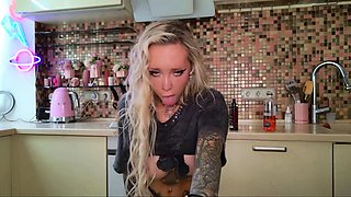 Amazing Blonde Cutie Solo Toy Fucking On Cam