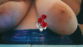 Sexy babe with red lipstick shows the boobs at night