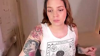 Brunette Solo Webcam Masturbation