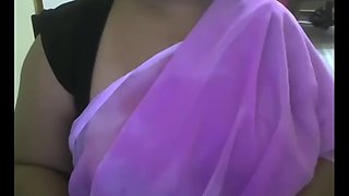 Transparent sari auntie show her tits and fuck her pussy