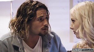 Dixie Lynn In Seducing A Teen 18+ Groupie Is Really Easy