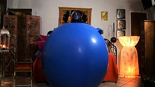 Young amateur teen in solo masturbation getting kinky