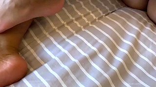 Flexible foot fetish masturbating with feet and hands