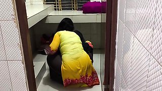 I See My Aunty Cleaning The Room After That I Hugged Her And Started Fucking Her Ass With Hindi Sex