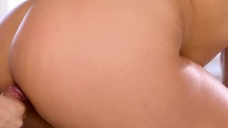 KINKY SPA - Violet Starr Slips Her Client's Cock Inside Her