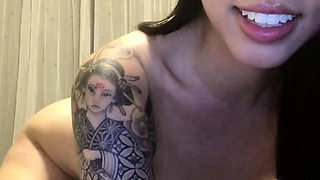 Amateur Webcam Cute Teen Plays Solo with Big