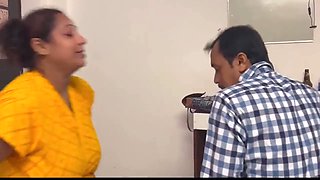 TV Bana Aaya Tha Bhabhi Ko Akele Dekh Ke Pel Diya