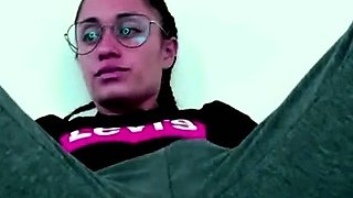 Big booty long legs babe close up webcam masturbat