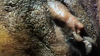 Mature Babe Twerk on the Monster Cock and Squirted