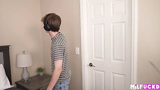 Divine Sarah Jessie and Matt Cash at facial cumshot sex