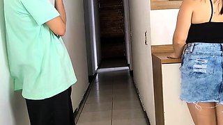 Arrisquei sexo com o amigo do meu marido enquanto ele