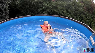 Life Jacket Vibe Play in the Pool