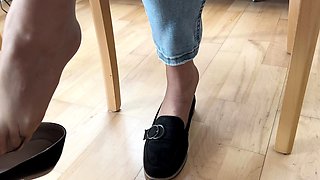Amateur Foot Fetish Girlfriend Sucks and gives a Footjob
