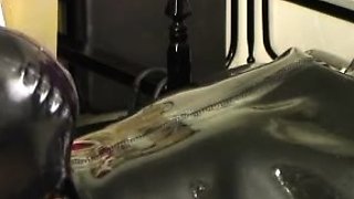 Amateur CDin latex dildoing