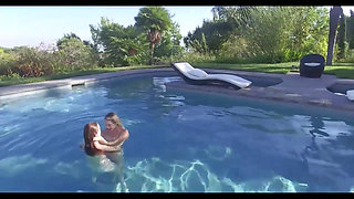 The Great Challenge of Lesbian Supermodels!! - (challenge #07)