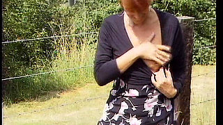 Peeing Session with German Mature Lady Who Likes to Do It Outdoor