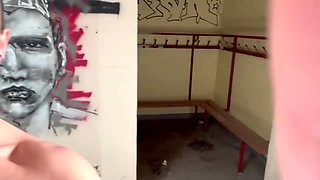 elle se fait baiser par a un clown