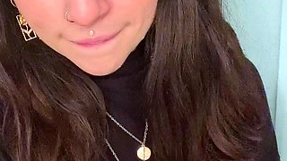 Brunette Solo Webcam Masturbation