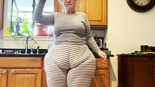 Amateur super hot brunette masturbating 3 mp4