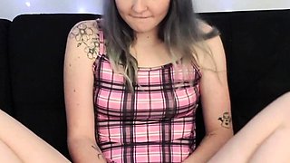 Brunette amateur teen masturbate to her boyfriend