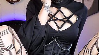 Amateur Webcam Teen Masturbates And Teases