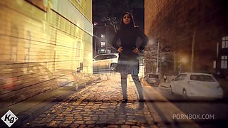 Latina Whore Catches The Attention Of A Horny Punter